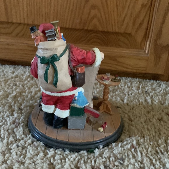 Norman Rockwell Christmas dream figurine - Picture 3 of 8